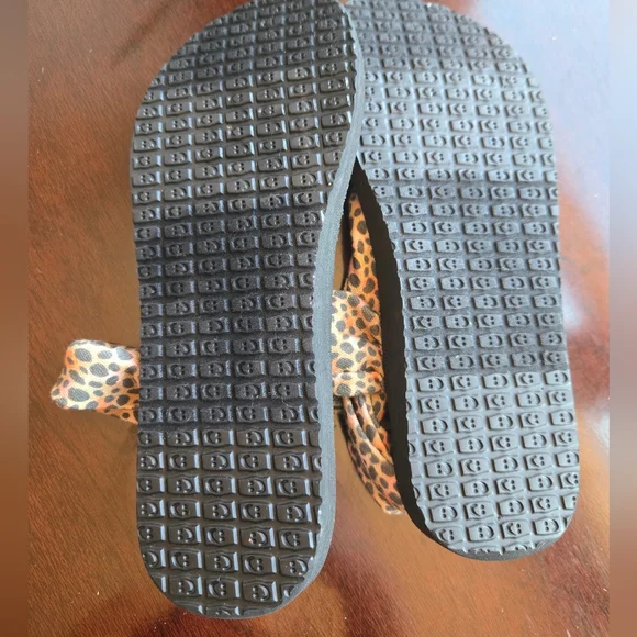 ​🐆 Sanuk Yoga Sling 2 Sandals - Leopard Print 🧘‍♀️ - Picture 4 of 4